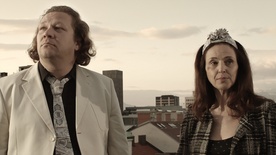 Primož Pirnat, Lučka Počkaj, Maks Sušnik v filmu Svetlo črna (2014).