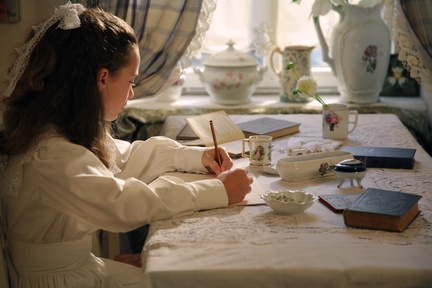 Ana Rehberger v filmu Alma M. Karlin: Samotno potovanje (2009).
