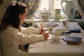 Ana Rehberger v filmu Alma M. Karlin: Samotno potovanje (2009).