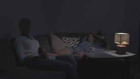 Gašper Markun, Judita Zidar v filmu Obisk (2016).