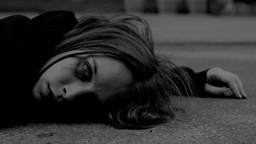 Klara Kuk v filmu SMRT – Uvod za začetnike: Priročnik s predpisi, normativi in uporabnimi namigi. Tretja, dopolnjena izdaja (2025).