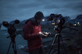 Wesley Johnson on the set of Zadnji ledeni lovci (2017).