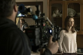 Nika Rozman na snemanju filma Zverine (s.d.).