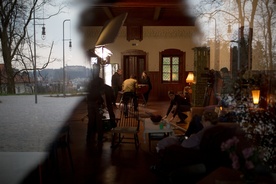 fotografija s snemanja Češnjevi kolački (2019)