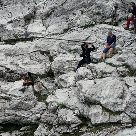 fotografija s snemanja Viharnik z roba, 100 let Skalašev (2023)