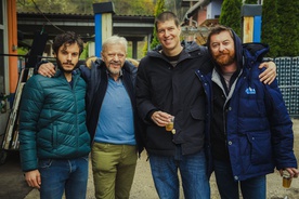 Francesco Borchi, Emir Hadžihafizbegović, Moamer Kasumović, Goran Vojnović on the set of Nekoč so bili ljudje (2021).
