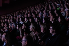 Distribucijska premiera Kaj ti je deklica (2025)