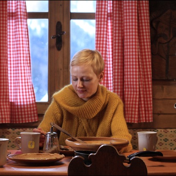 Jan Cvitkovič, Mila Fürst, Polona Juh v filmu Lahko noč, gospodična (2011).