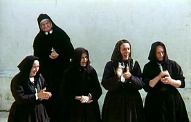 Still frame Xenia na gostovanju (1975)