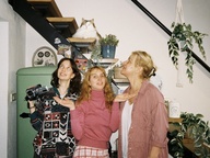 Karin Komljanec, Čarna Lampret, Ajda Pirtovšek na snemanju filma Želim ti vse najboljše (2026).