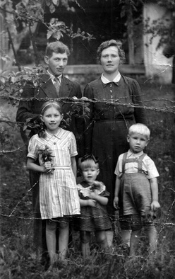 Arhivsko gradivo uporabljeno v Otroci s Petrička (2007).