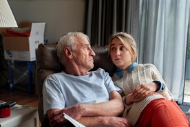 Julia Akkermans, Johan Leysen on the set of Pink Moon (2022).