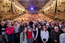 fotografija dogodka Ida, ki je pela tako grdo, da so še mrtvi vstali od mrtvih in zapeli z njo (2025)