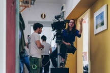 Gaja Naja Rojec, Luka Škulj na snemanju filma Nihče ni rekel, da te moram imeti rad (2019).