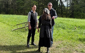 Tomaž Gorkič, Marko Mandić on the set of Pošast za železno zaveso (s.d.).