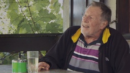 Kader iz filma V odmevu nekega stranišča (2024)