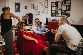 Jan Fabris, Arna Hadžialjević, Miha Rodman on the set of Skoraj polnoč (2020).