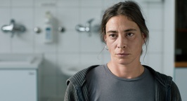 Medea Novak in Hotel Alkohol (2026).