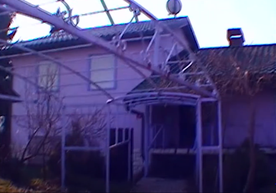 Still frame Okrog obrnjen zrak (2020)