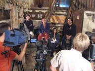 Franci Kek, Jasmina Ržen, Artur Štern na snemanju filma Gola resnica (2009).