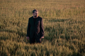 Luka Novak v filmu 50 skladb, ki so nas zapele: Zrejlo je žito (2023).