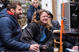 Miloš Srdić, Tijana Zinajić on the set of Prasica, slabšalni izraz za žensko (2021).