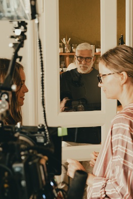 Sebastian Cavazza, Ajda Smrekar, Uma Štader on the set of Gajin svet 3 (s.d.).