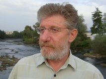 Prejemnik nagrade Milke in Metoda Badjure 2025 je Janez Bricelj